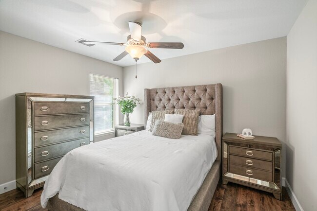 Building Photo - 25803 Orchard Knoll Ln