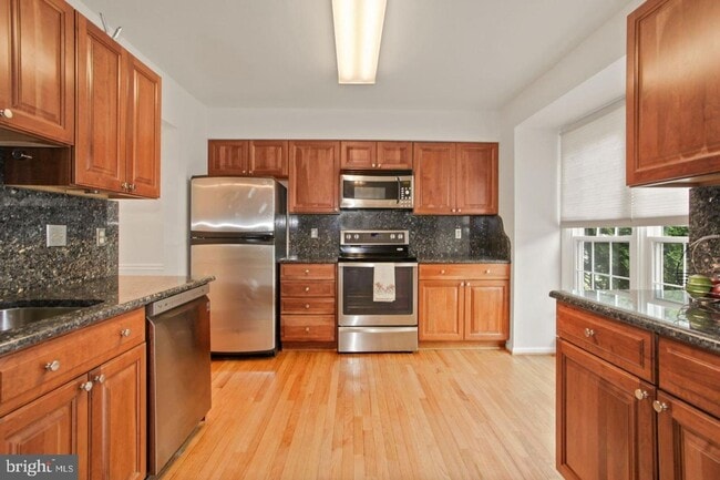 Building Photo - Townhome in Pinecrest