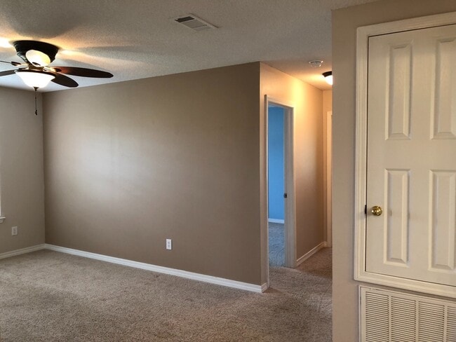 Building Photo - Gulf Breeze - Grand Ridge - 4 bedroom, 2.5...