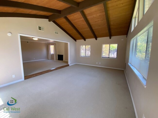 Building Photo - $5995 - Spacious 4 Bed/2 Bath Los Gatos Ho...