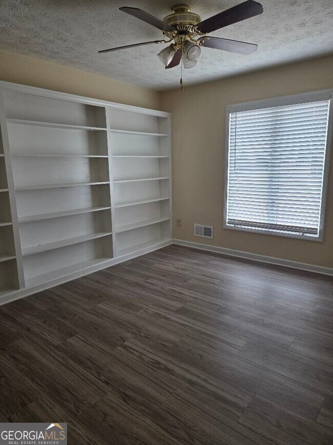 Building Photo - 2120 Fieldstone View Ct SE