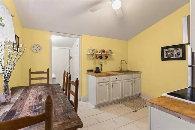 Kitchen - 5721 Royal St