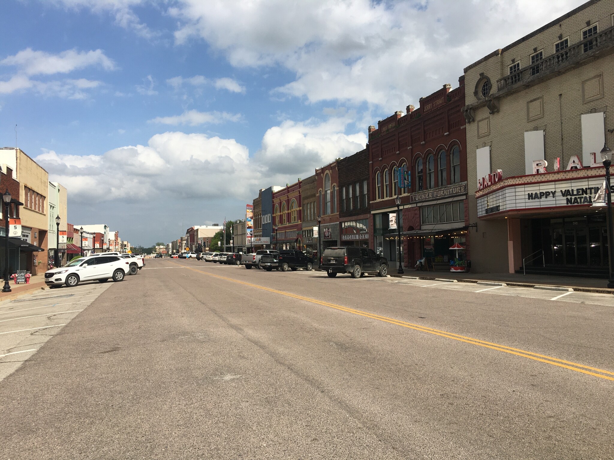 Building Photo - 709 W Woodard St