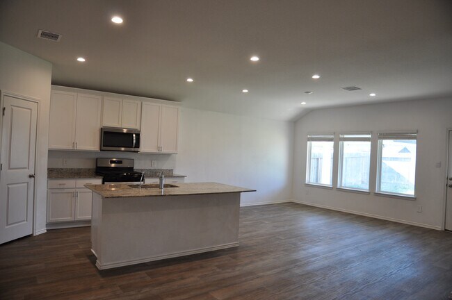 Building Photo - 31303 Yatesbury Ln