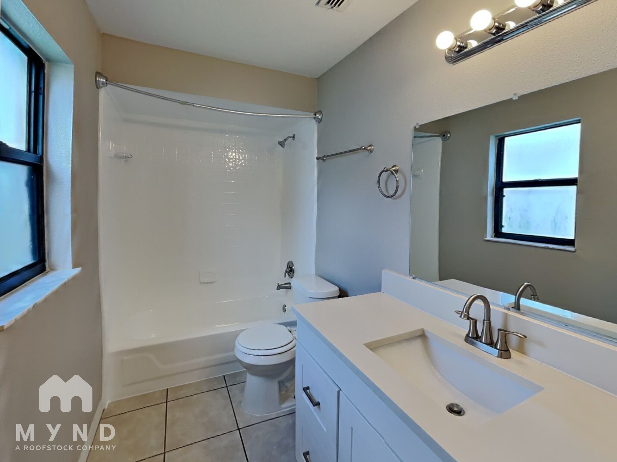 Building Photo - 530 Delido Way