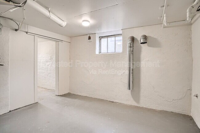 Building Photo - 384 N Ogden St