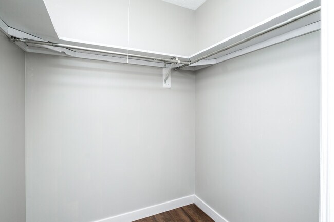 Building Photo - 886 Linworth Road East