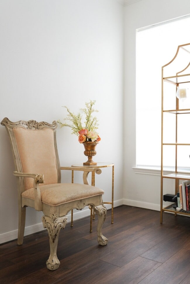 Building Photo - 1316 Tuam St