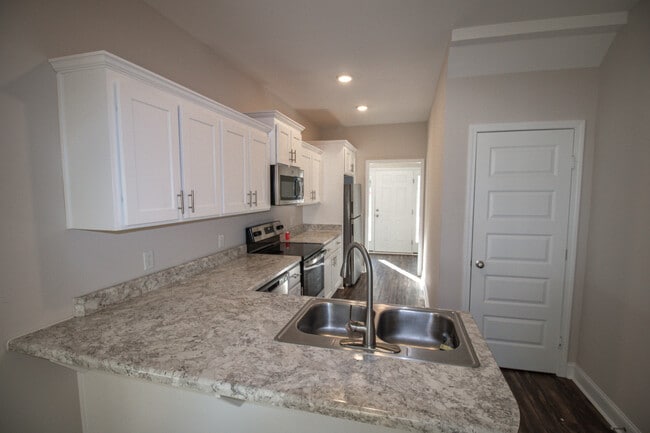 Building Photo - 603 N Kevin Ct