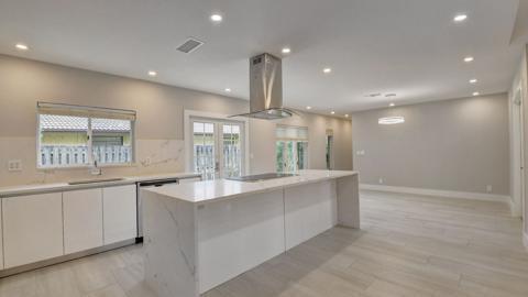 Building Photo - 6813 Viento Way