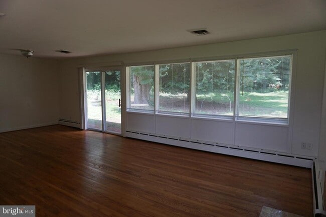 Building Photo - 1306 Saluja Hill Ct