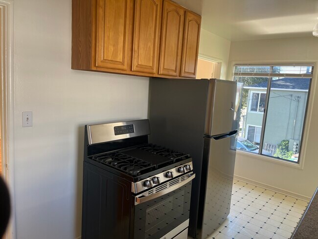 Building Photo - 919 Dwight Way