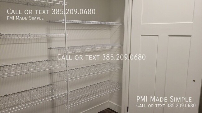 Building Photo - Gorgeous Top Floor Condo! Great Views!