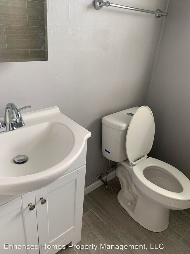 Building Photo - 2722 Magnolia Dr