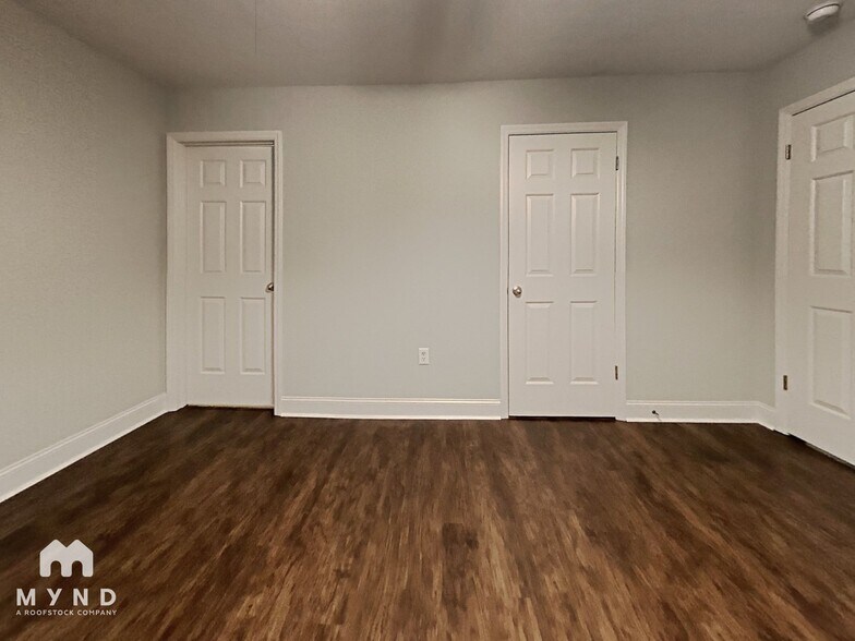 Building Photo - 722 Deans Ferry Rd