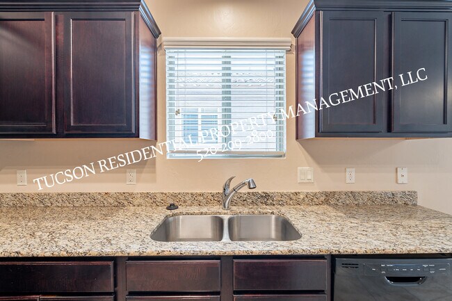 Building Photo - 6678 S Stone Fly Dr