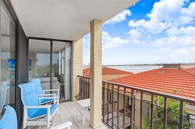 Building Photo - 6104 Palma Del Mar Blvd S