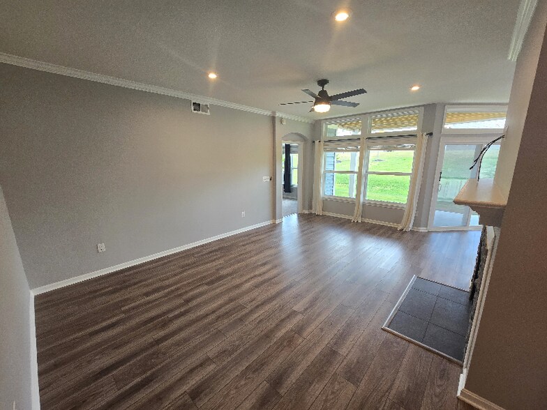 Building Photo - 32 Pebble Brook Pl