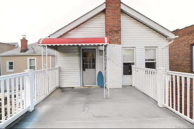 Building Photo - 1643 Lurting Ave
