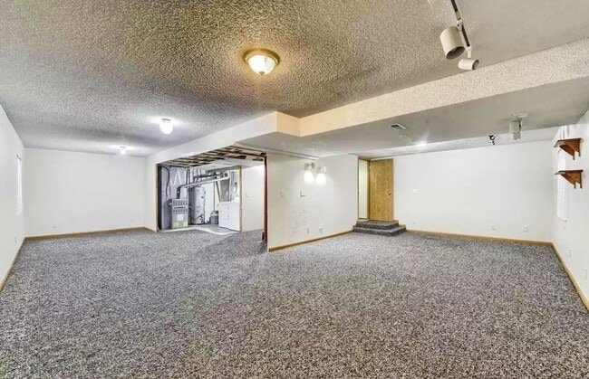 Building Photo - Spring Creek Meadows 3 Bed 2 Bath House wi...