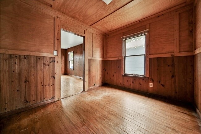 Building Photo - 5527 Eskridge St