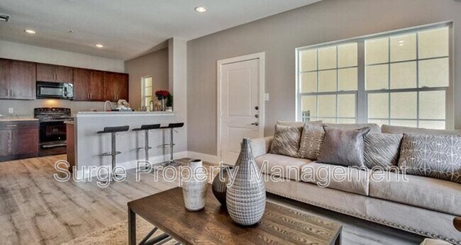 Building Photo - 13609 Pinnacle Cir W