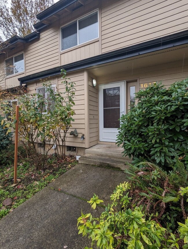 Building Photo - Beautiful 2-Bedroom, 1.5-Bath Condo. Landscaping included!