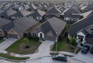 Building Photo - 5410 Wildbrush Dr