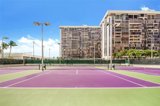 Building Photo - 1865 Brickell Ave