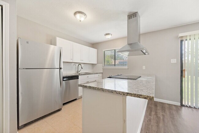 Building Photo - 17615 Autumn Hills Dr