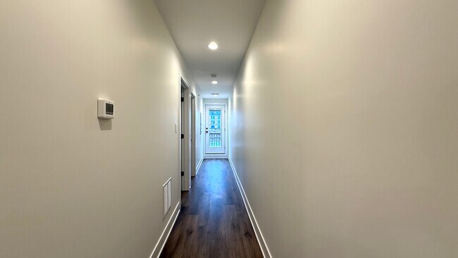 Building Photo - 114 Stephen St