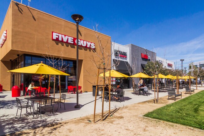 Building Photo - 8601 Balboa Blvd