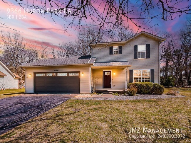 Primary Photo - Beautiful Home in Hamburg Twp