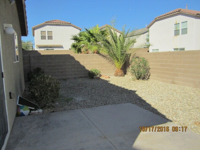 Building Photo - Great 2 story home on a cul-de-sac