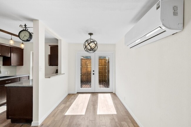 Building Photo - 4039 Cole Ave