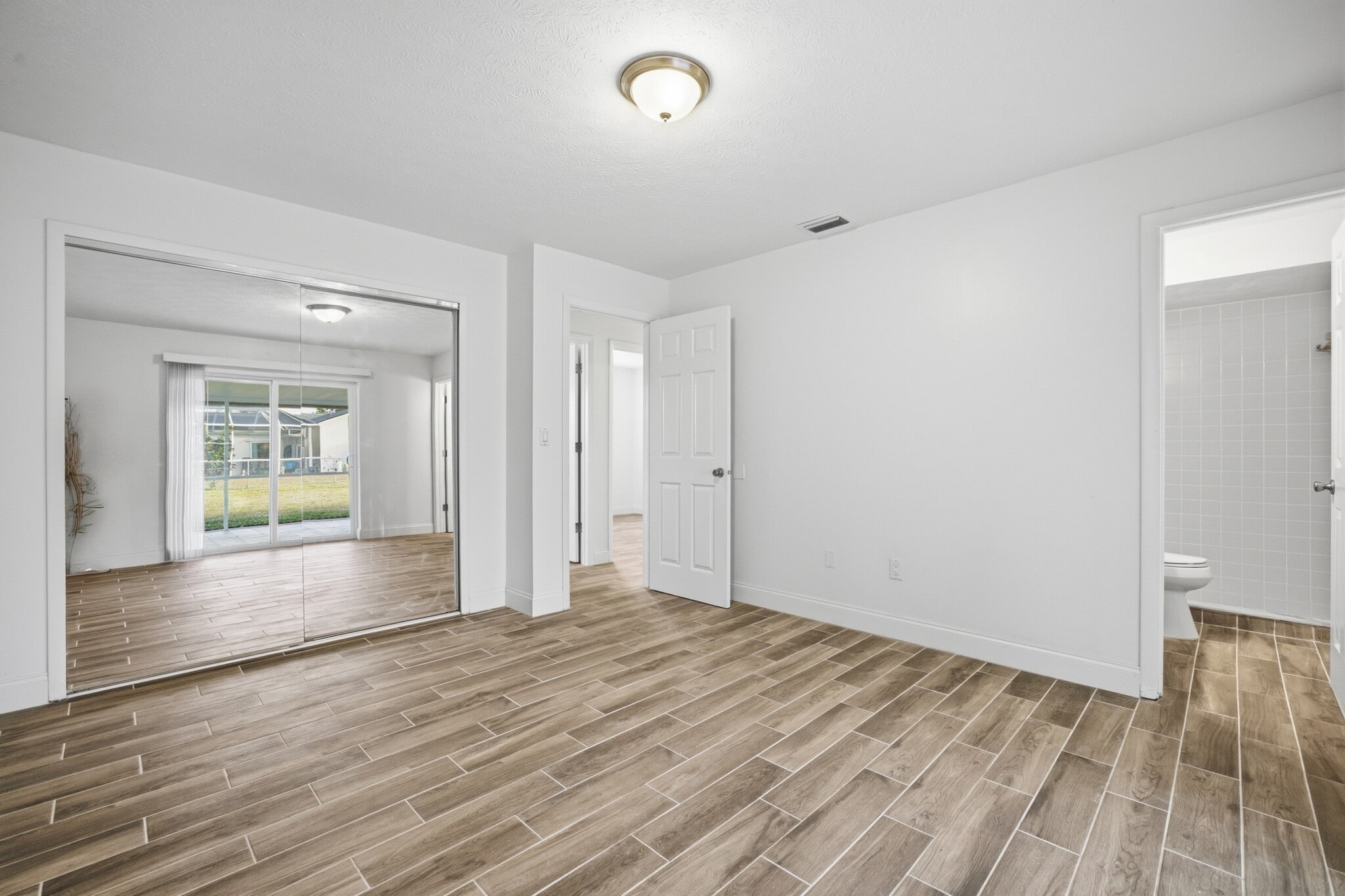 Building Photo - 1145 SW 44th Ter