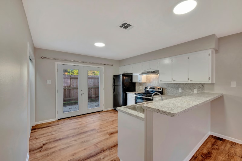 Building Photo - 306 Powers St