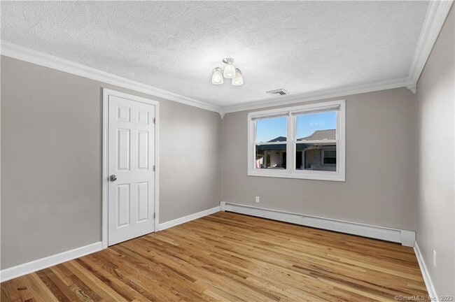 Building Photo - 51 Janet Dr