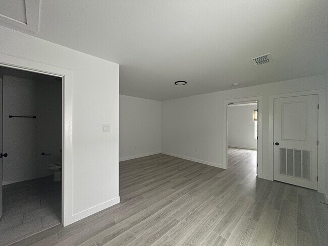 Building Photo - 8218 Casa Verde Rd