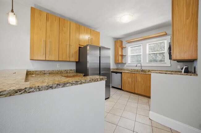 Building Photo - GORGEOUS 4 BED, 2.5 BATH HOME FOR RENT IN NORFOLK!