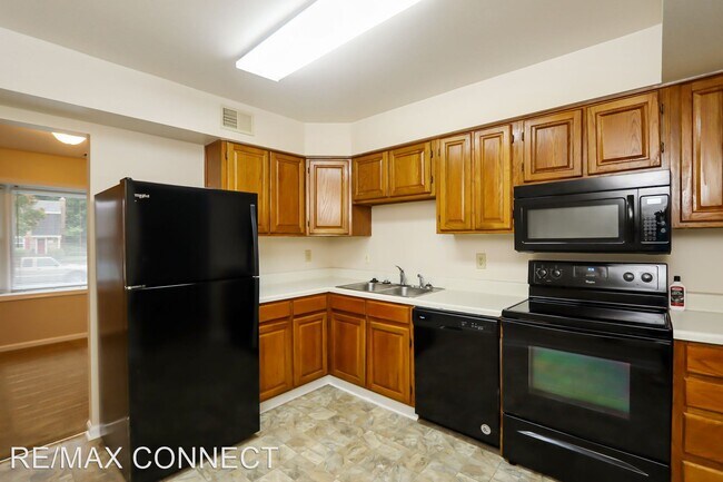 Building Photo - 3 br, 2.5 bath House - 76 Charles Parish