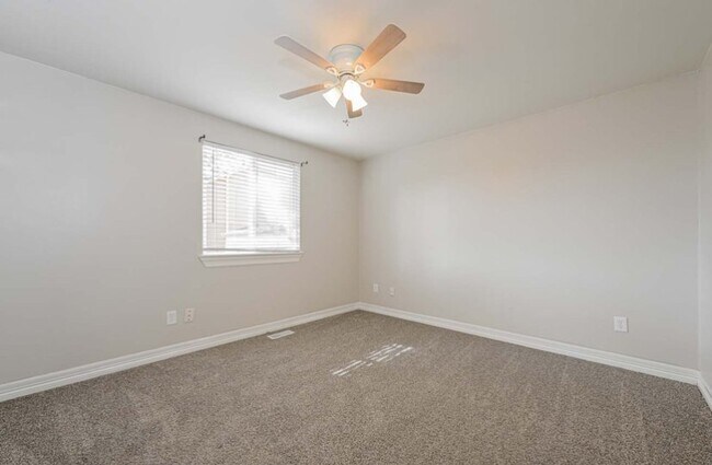 Building Photo - 1774 S Genoa Way