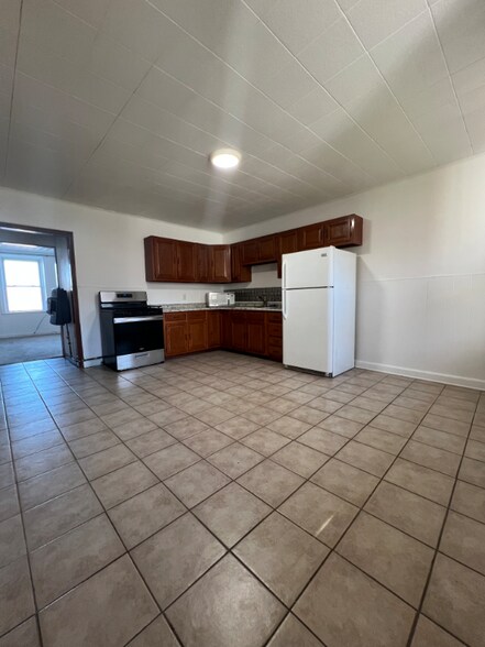 Building Photo - 29 Harmony St