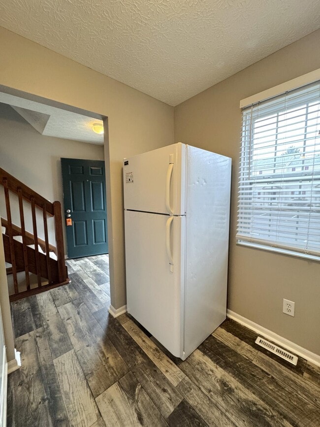 Building Photo - 1720 Messner Dr