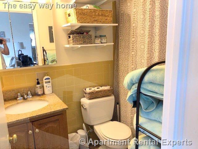 Building Photo - 714 Broadway