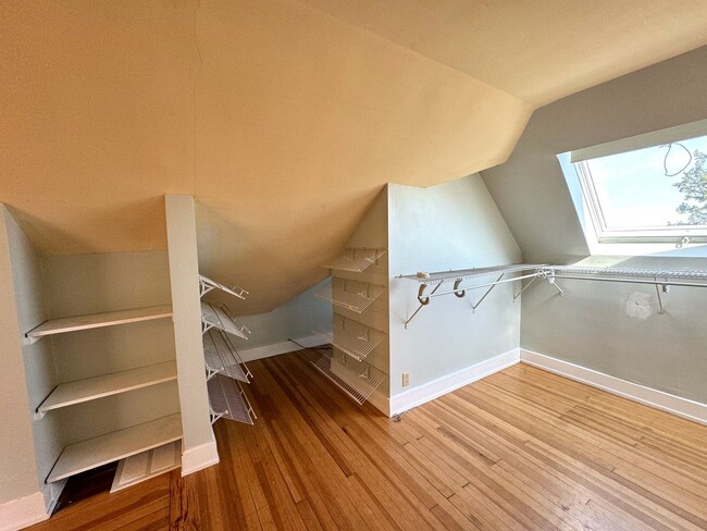 Building Photo - 505-507 W McMillan