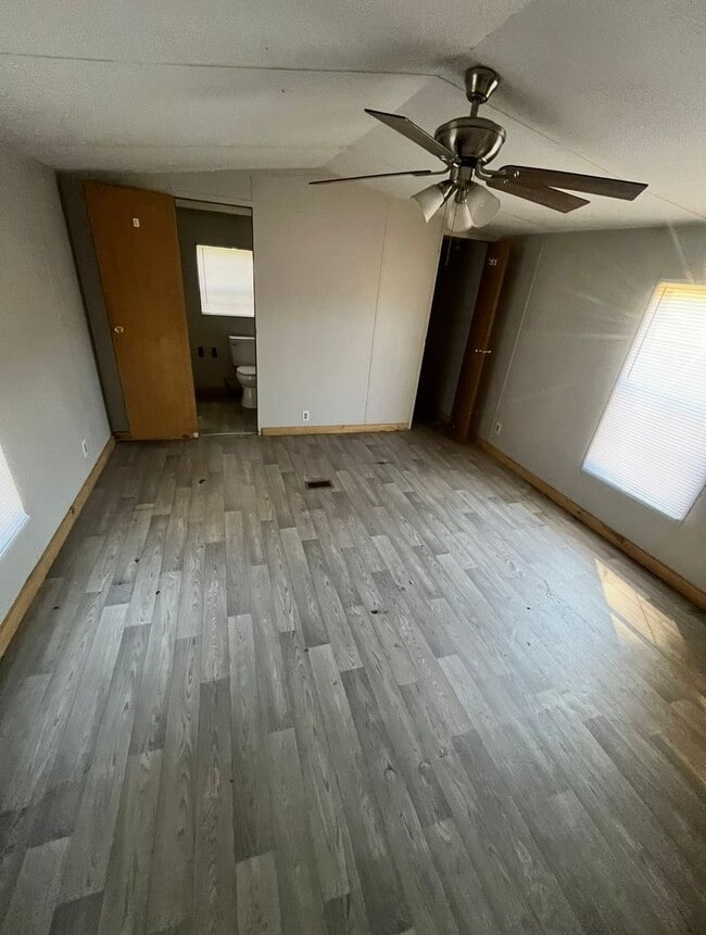 Building Photo - 2 Bed/2 Bath Mobile Home