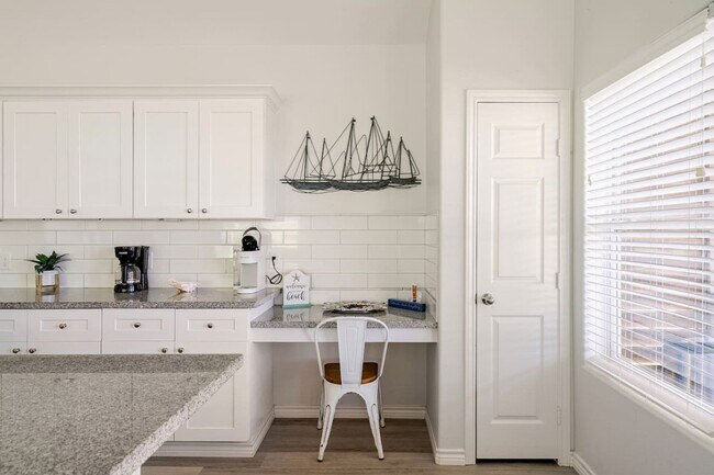 Building Photo - 1714 TX-87