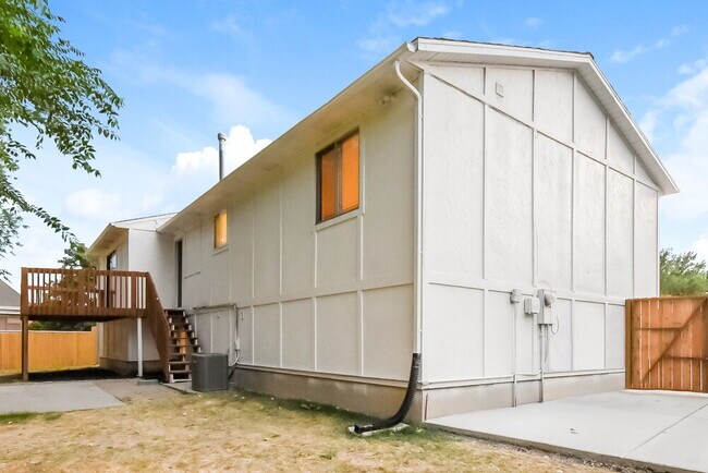 Building Photo - 7987 S 2760 W