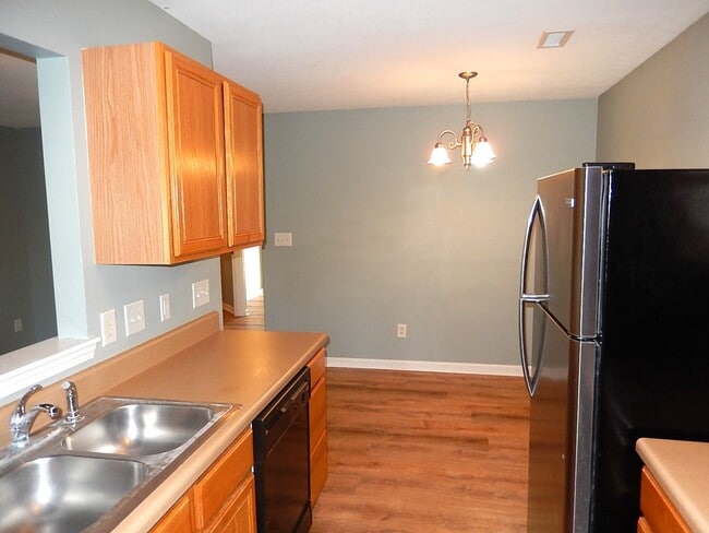 Building Photo - 5206 Big Bass Dr